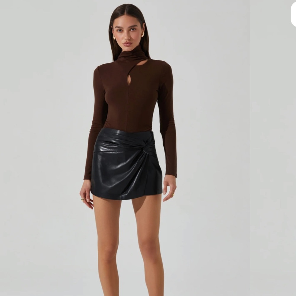 ASTR The Label Neriah Faux Leather Skort